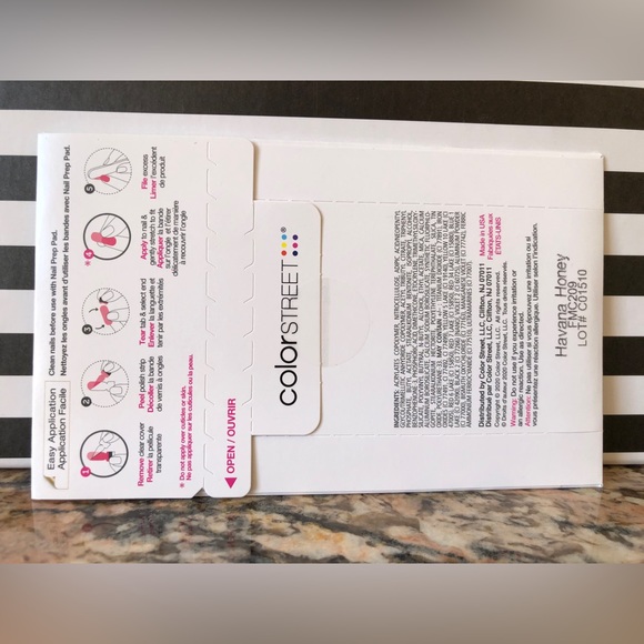 Color Street 𝐇𝐀𝐕𝐀𝐍𝐀 𝐇𝐎𝐍𝐄𝐘 (retired) - Picture 3 of 3